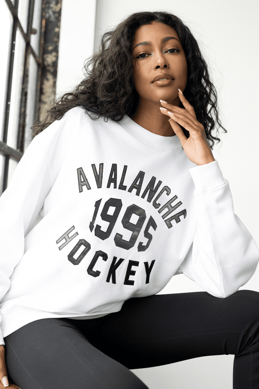 Avalanche Ladies Nostalgic Crew - White